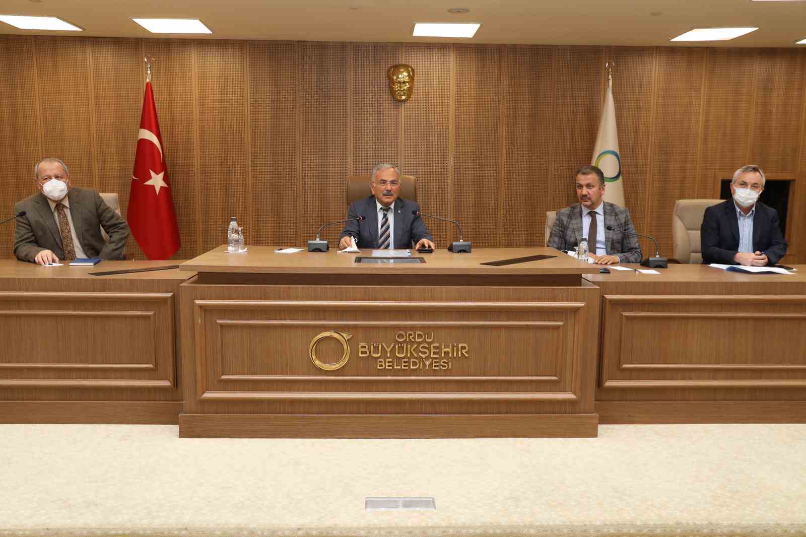19 İLÇEDE YATIRIMLAR DEVAM EDİYOR